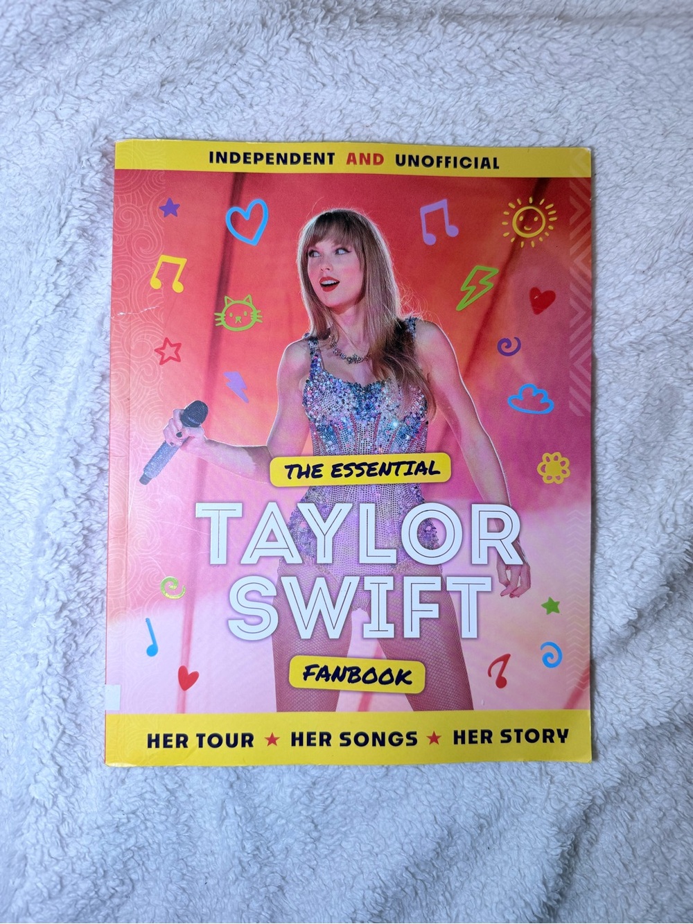 The Taylor Swift Essential Fanbook